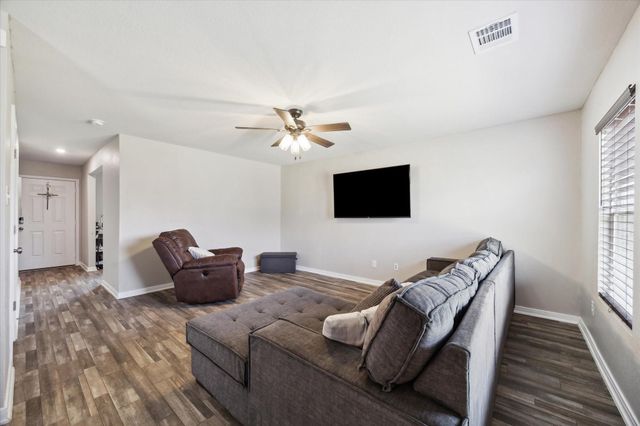 15519 Taylorcrest Drive, Conroe, TX 77306