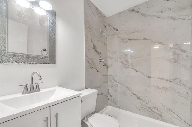 9728 Hammocks Blvd 202-27, Miami, FL 33196