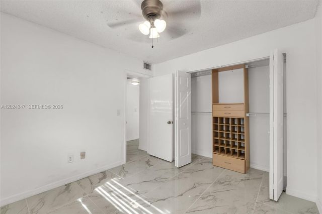 9728 Hammocks Blvd 202-27, Miami, FL 33196