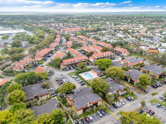 9728 Hammocks Blvd 202-27, Miami, FL 33196