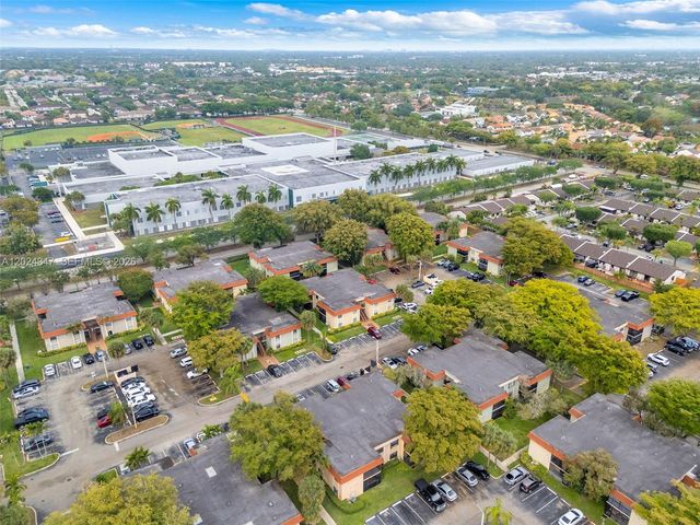9728 Hammocks Blvd 202-27, Miami, FL 33196