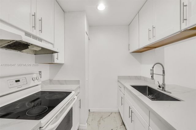9728 Hammocks Blvd 202-27, Miami, FL 33196