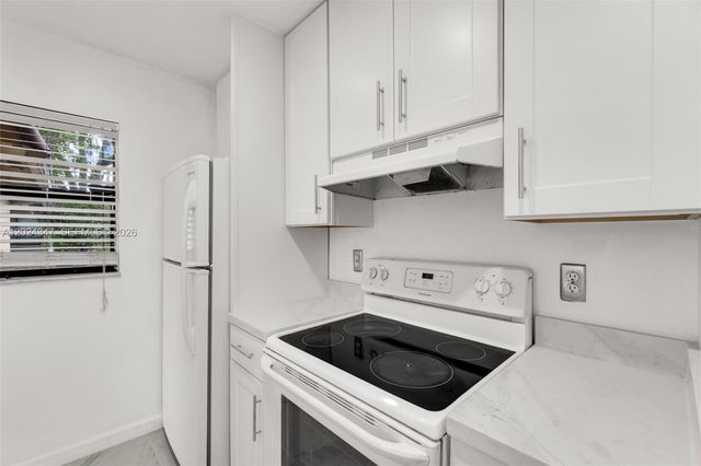 9728 Hammocks Blvd 202-27, Miami, FL 33196