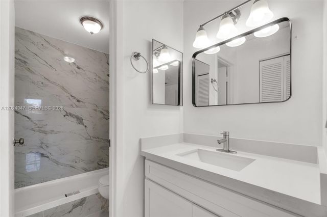 9728 Hammocks Blvd 202-27, Miami, FL 33196