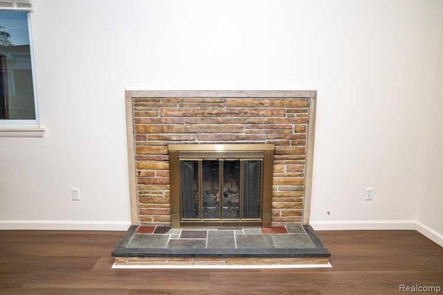 26042 Dover Avenue, Warren, MI 48089