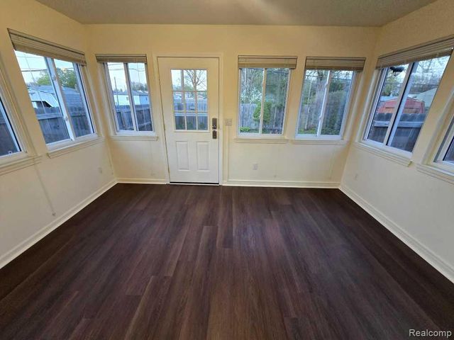 26042 Dover Avenue, Warren, MI 48089