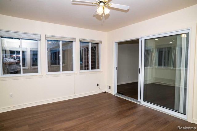 26042 Dover Avenue, Warren, MI 48089
