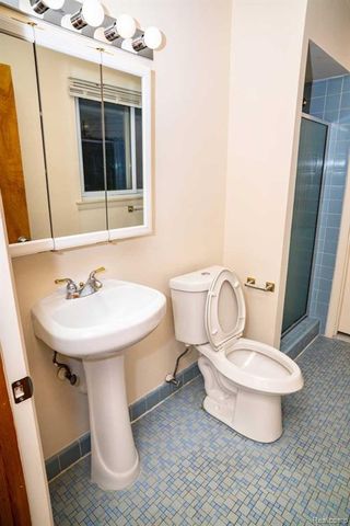 26042 Dover Avenue, Warren, MI 48089