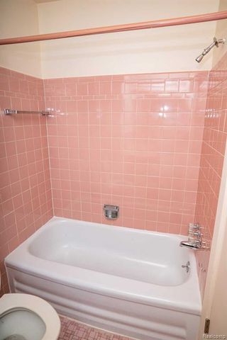 26042 Dover Avenue, Warren, MI 48089