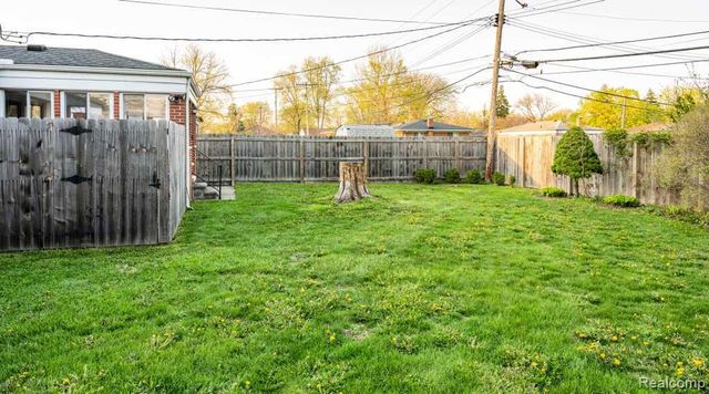 26042 Dover Avenue, Warren, MI 48089