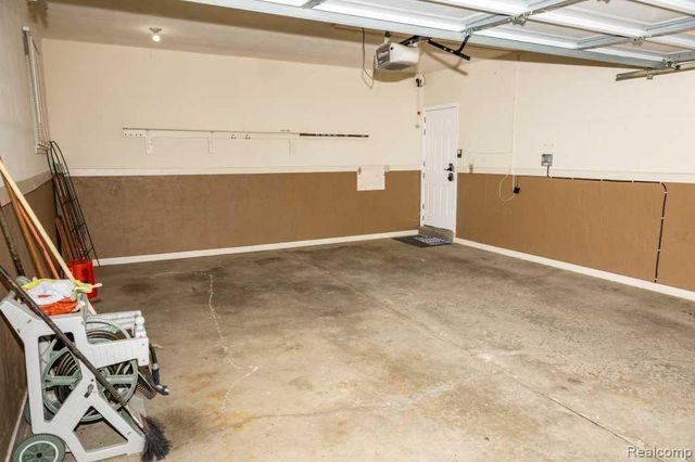 26042 Dover Avenue, Warren, MI 48089