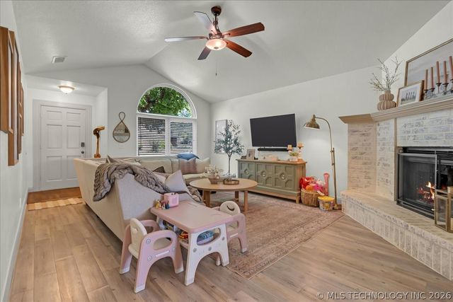 6211 S 28th West Avenue, Tulsa, OK 74132