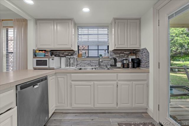 6211 S 28th West Avenue, Tulsa, OK 74132