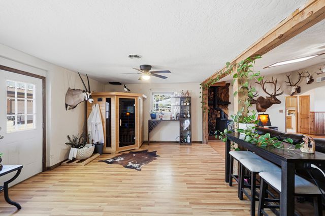 21 Kennedy Drive, Los Lunas, NM 87031