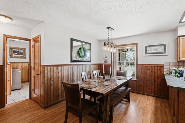 21 Kennedy Drive, Los Lunas, NM 87031