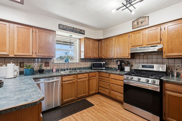 21 Kennedy Drive, Los Lunas, NM 87031