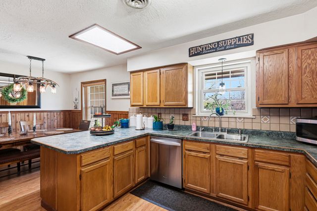 21 Kennedy Drive, Los Lunas, NM 87031