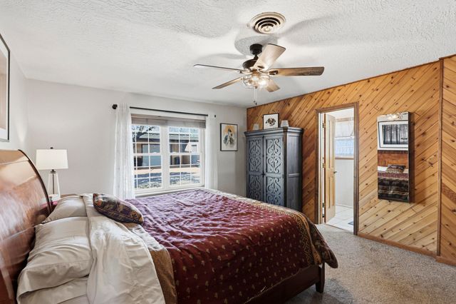 21 Kennedy Drive, Los Lunas, NM 87031