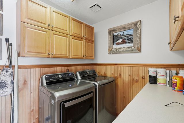 21 Kennedy Drive, Los Lunas, NM 87031