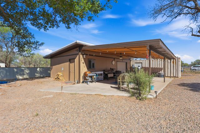 21 Kennedy Drive, Los Lunas, NM 87031