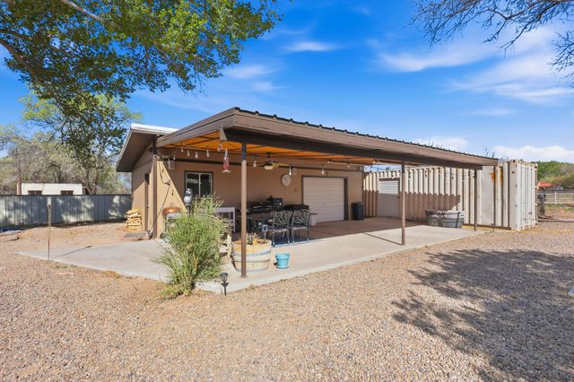 21 Kennedy Drive, Los Lunas, NM 87031