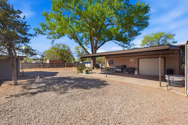 21 Kennedy Drive, Los Lunas, NM 87031