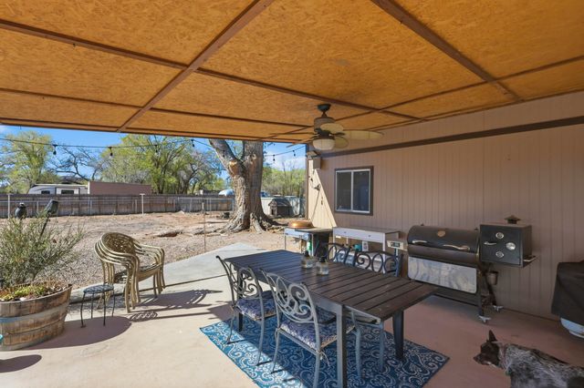 21 Kennedy Drive, Los Lunas, NM 87031