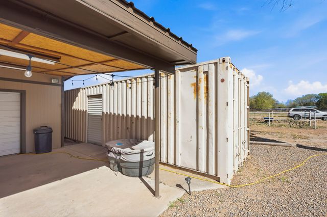 21 Kennedy Drive, Los Lunas, NM 87031
