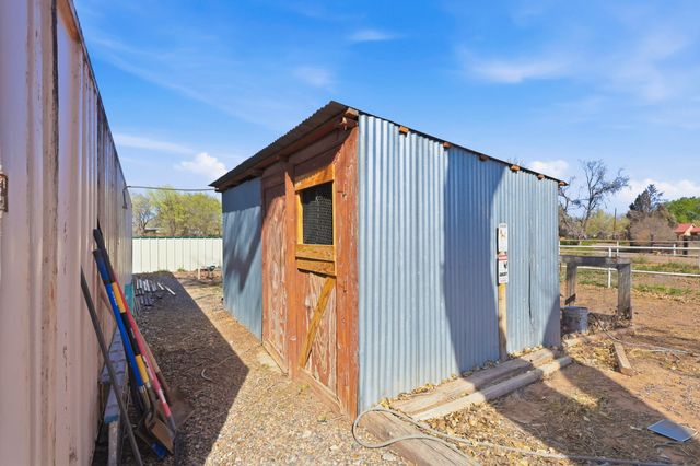 21 Kennedy Drive, Los Lunas, NM 87031