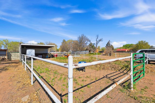 21 Kennedy Drive, Los Lunas, NM 87031