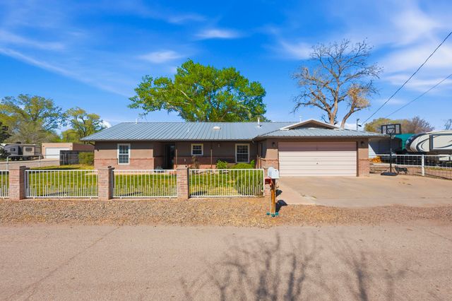 21 Kennedy Drive, Los Lunas, NM 87031