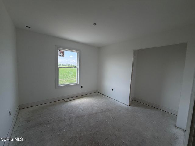 9841 Featherwood Lane, Sylvania, OH 43560