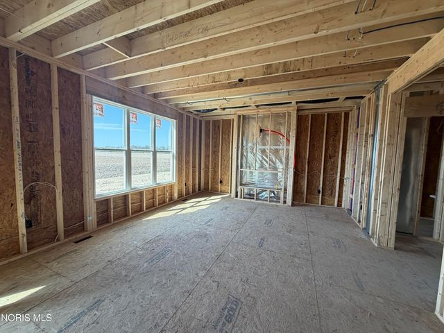 9841 Featherwood Lane, Sylvania, OH 43560