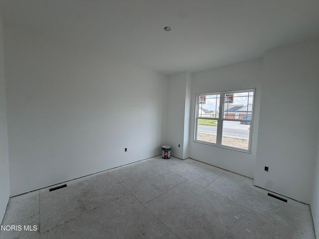 9841 Featherwood Lane, Sylvania, OH 43560