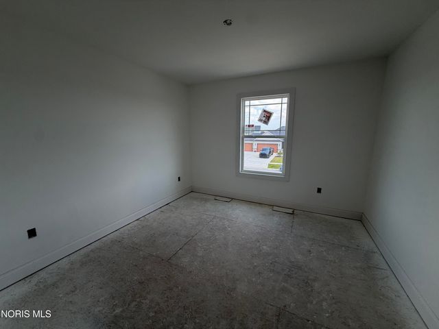 9841 Featherwood Lane, Sylvania, OH 43560