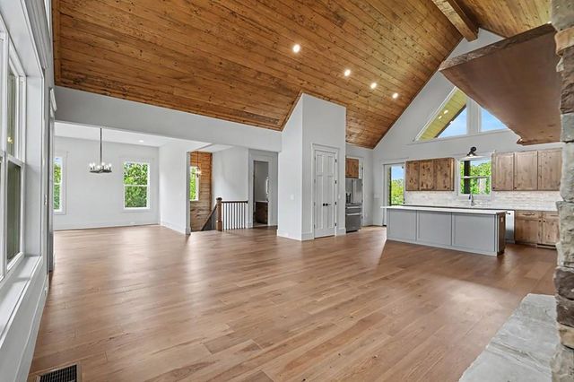 383 Rustic Barn Trail, Morganton, GA 30560