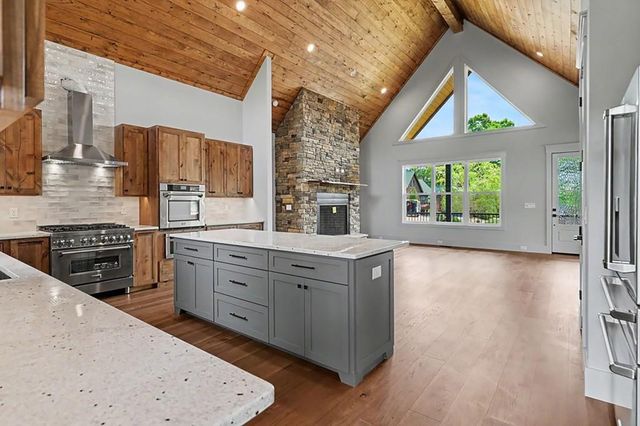 383 Rustic Barn Trail, Morganton, GA 30560