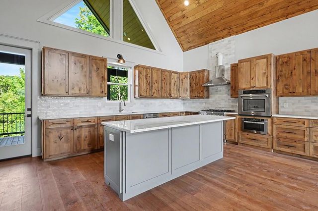 383 Rustic Barn Trail, Morganton, GA 30560