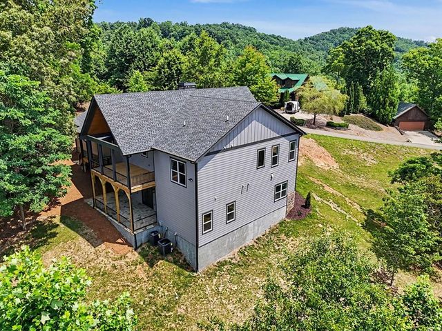 383 Rustic Barn Trail, Morganton, GA 30560