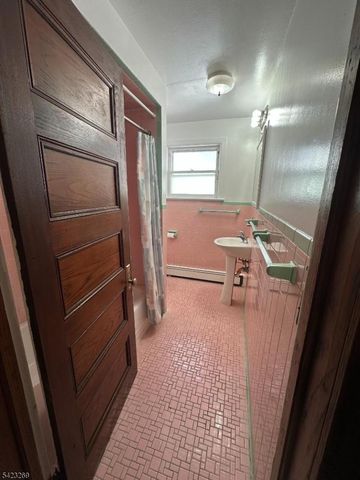 206 E Union Ave, Bound Brook Boro, NJ 08805