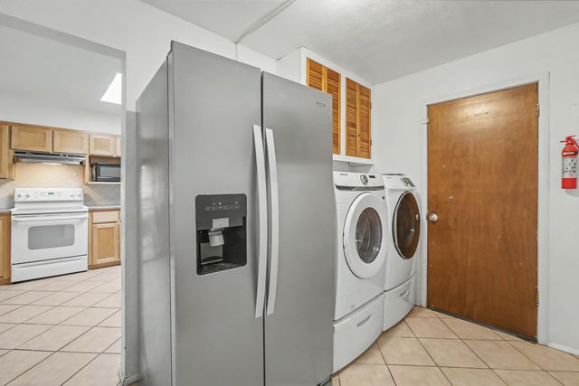 1825 Propps Street NE, Albuquerque, NM 87112