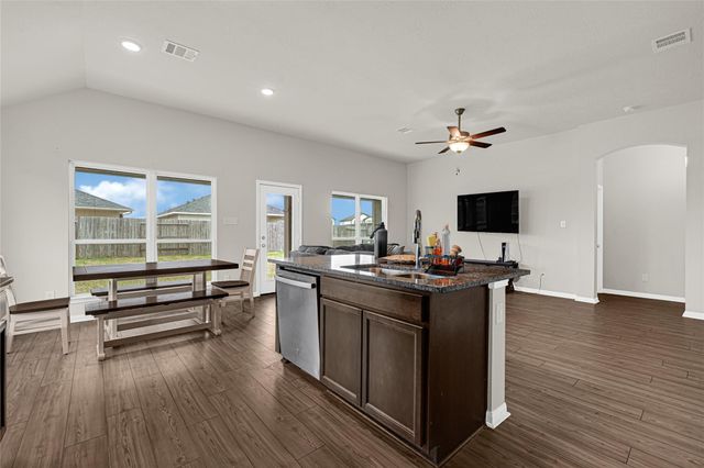 8216 Tourmaline Way, Texas City, TX 77591