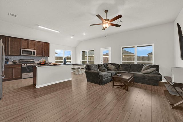 8216 Tourmaline Way, Texas City, TX 77591