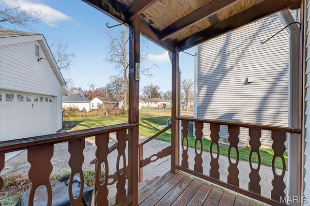 989 Des Peres Drive, St Louis, MO 63131