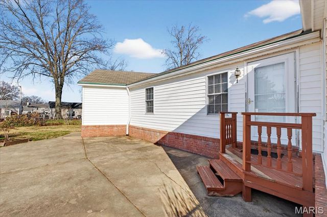 989 Des Peres Drive, St Louis, MO 63131