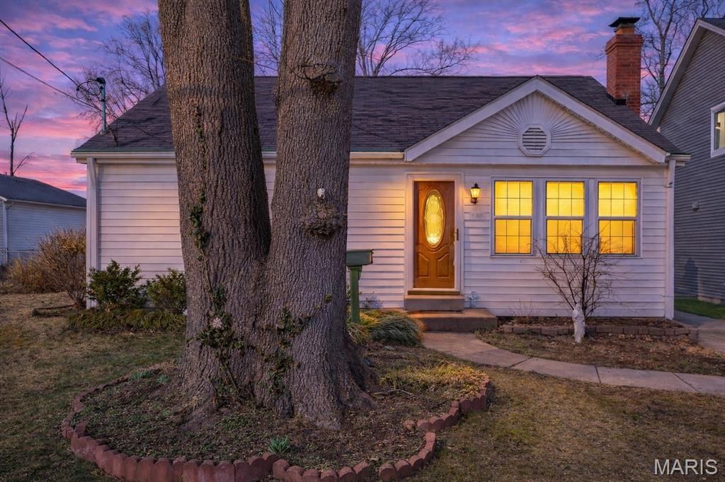 989 Des Peres Drive, St Louis, MO 63131