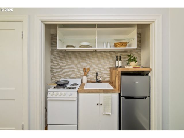 20 Nw 16TH Ave 404, Portland, OR 97209