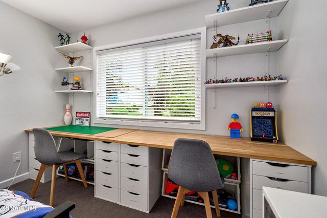 614 Calle Mirador, Oak Park, CA 91377