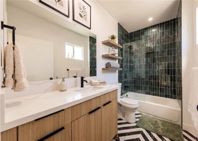 2847 Victoria Avenue C, Los Angeles, CA 90016