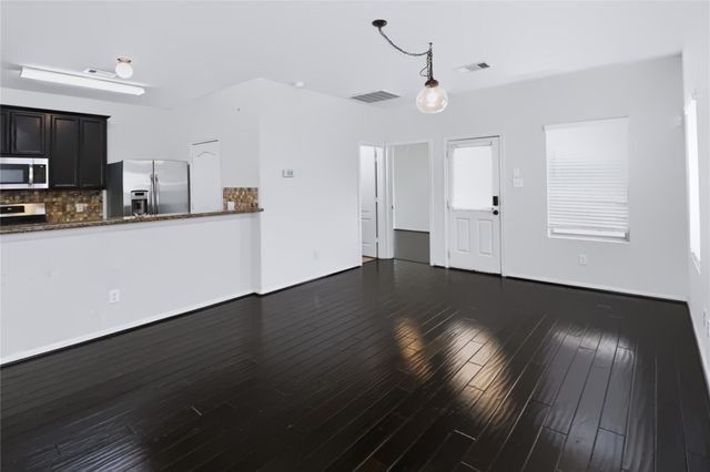4918 Vista Village Lane, Houston, TX 77092